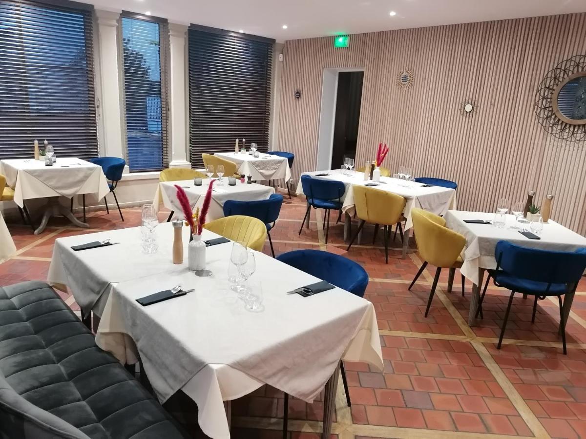 Logis Hotel & Restaurant Le Soleil D'Or Montigny-la-Resle Esterno foto
