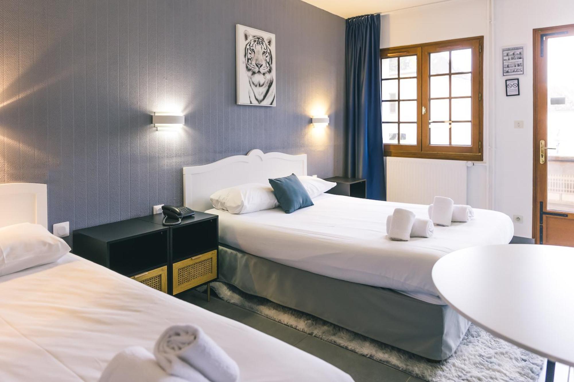 Logis Hotel & Restaurant Le Soleil D'Or Montigny-la-Resle Esterno foto