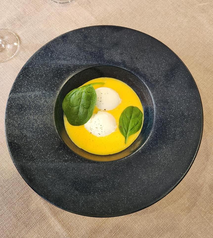 Logis Hotel & Restaurant Le Soleil D'Or Montigny-la-Resle Esterno foto